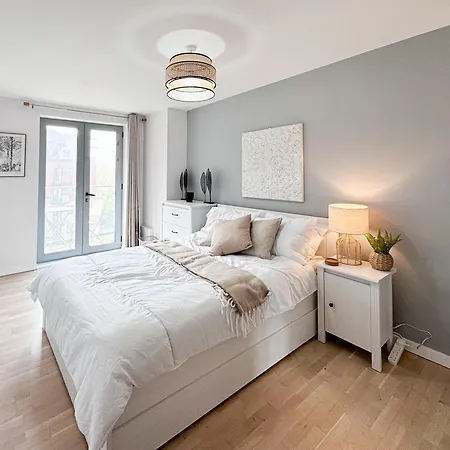 Centre Flat - Business - Free Parking
