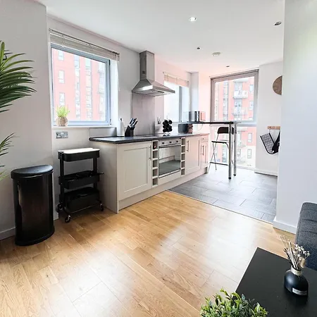 Centre Flat - Business - Free Parking *